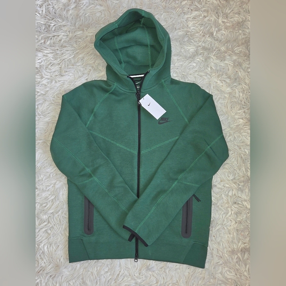Nike Tech Fleece Windrunner Full-Zip Hoodie Gorge Green Size M NWT